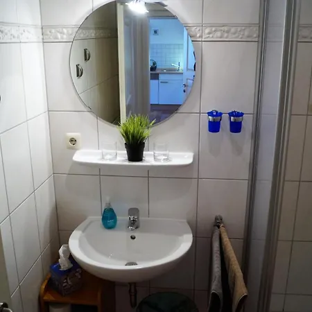 Geraeumige - Grosser Eck-balkon, Garage, Poolnutzung *